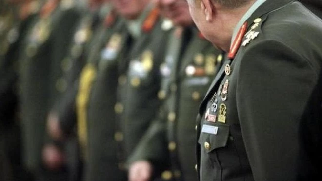 Εμπαιγμός απόστρατων – Η μεγάλη κλοπή στα χρήματα που θα πάρουν οι ένστολοι – Φωτοβολίδα για ψηφαλάκια η επιστροφή των αναδρομικών